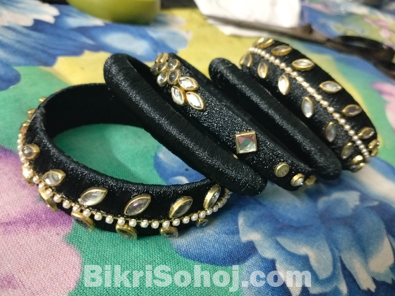 হাতে বানানো চুড়ি